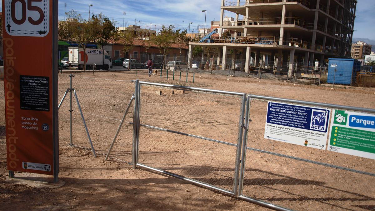 El parque canino de la calle La Huerta.