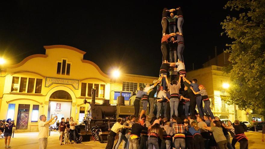 Castells fora del local d'assaig