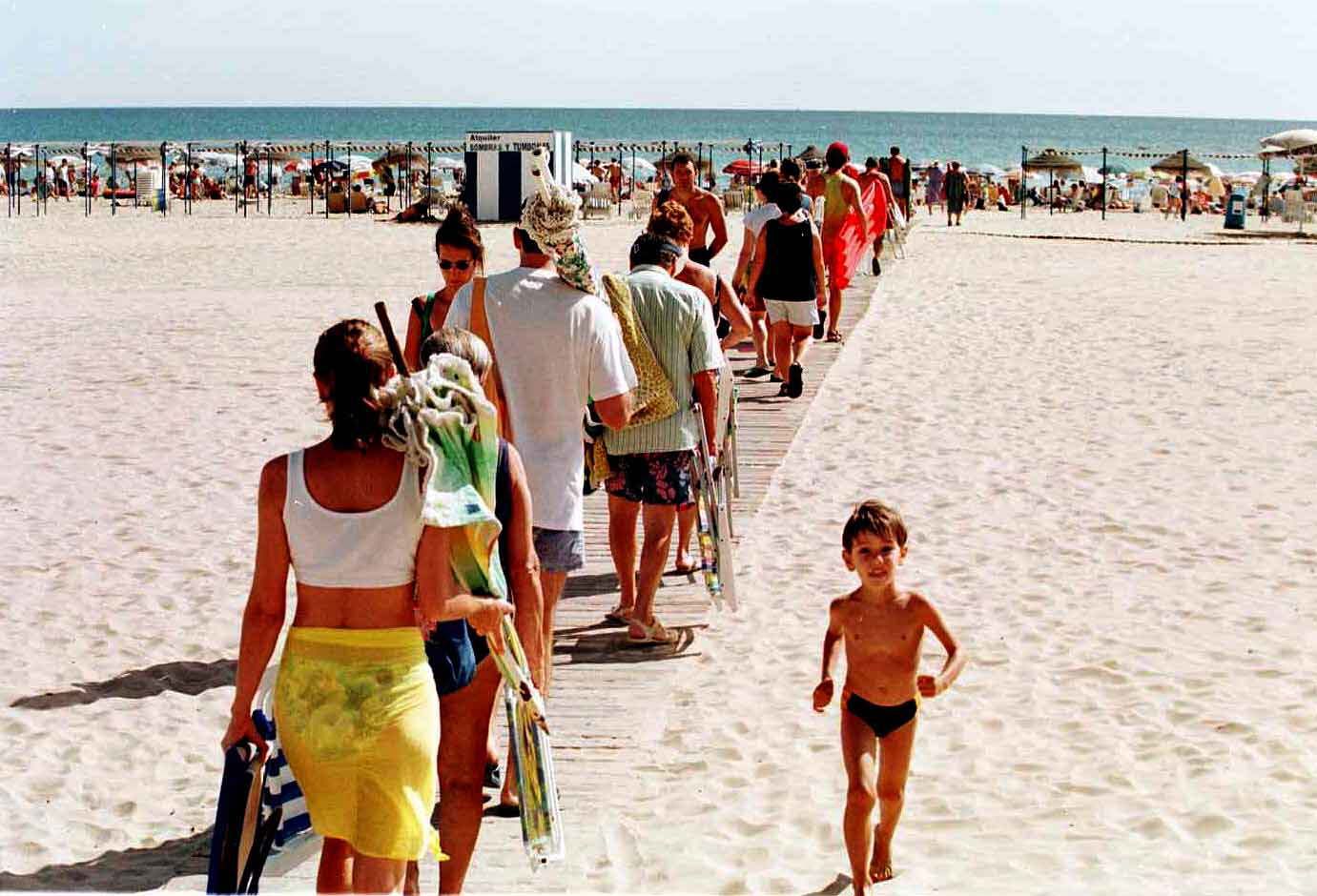 PLAYA GANDIA 2001 ALBERTO SAIZ.jpg