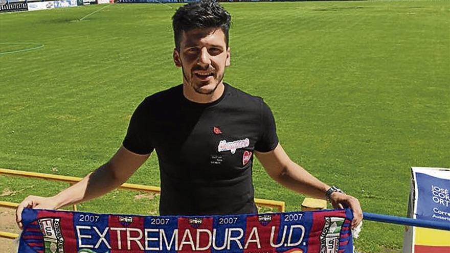 Manu Martínez, tercer fichaje del Extremadura