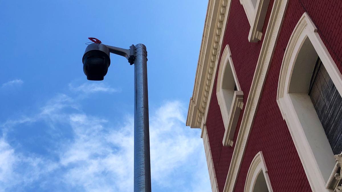 Una de las cámaras instaladas, en la estación de Mataró