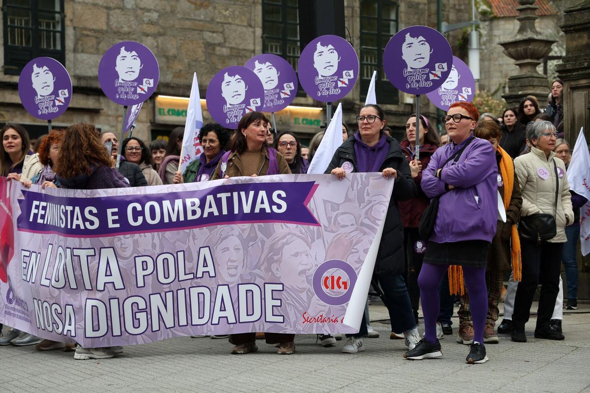 El 8 de marzo, Día Internacional de la Mujer, se celebró en Pontevedra con la participación de miles de personas y dos manifestaciones.