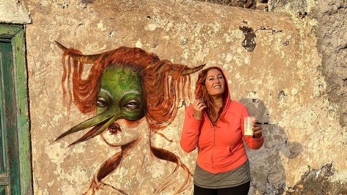 Polémica en Lanzarote por la pintura de una artista en una casa abandonada