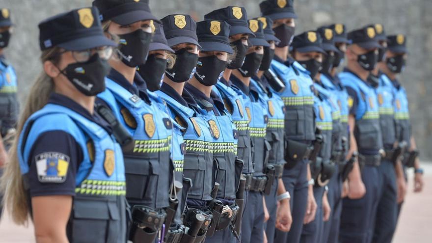 Mujeres de la Policía Local de Las Palmas de Gran Canaria que entraron con la promoción de 2021.