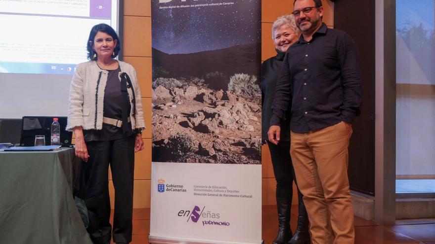 De izquierda a derecha, Nona Perera, Blanca Villa y Eduardo Mesa en la presentación de ‘DIPAC’. | | LP/DLP