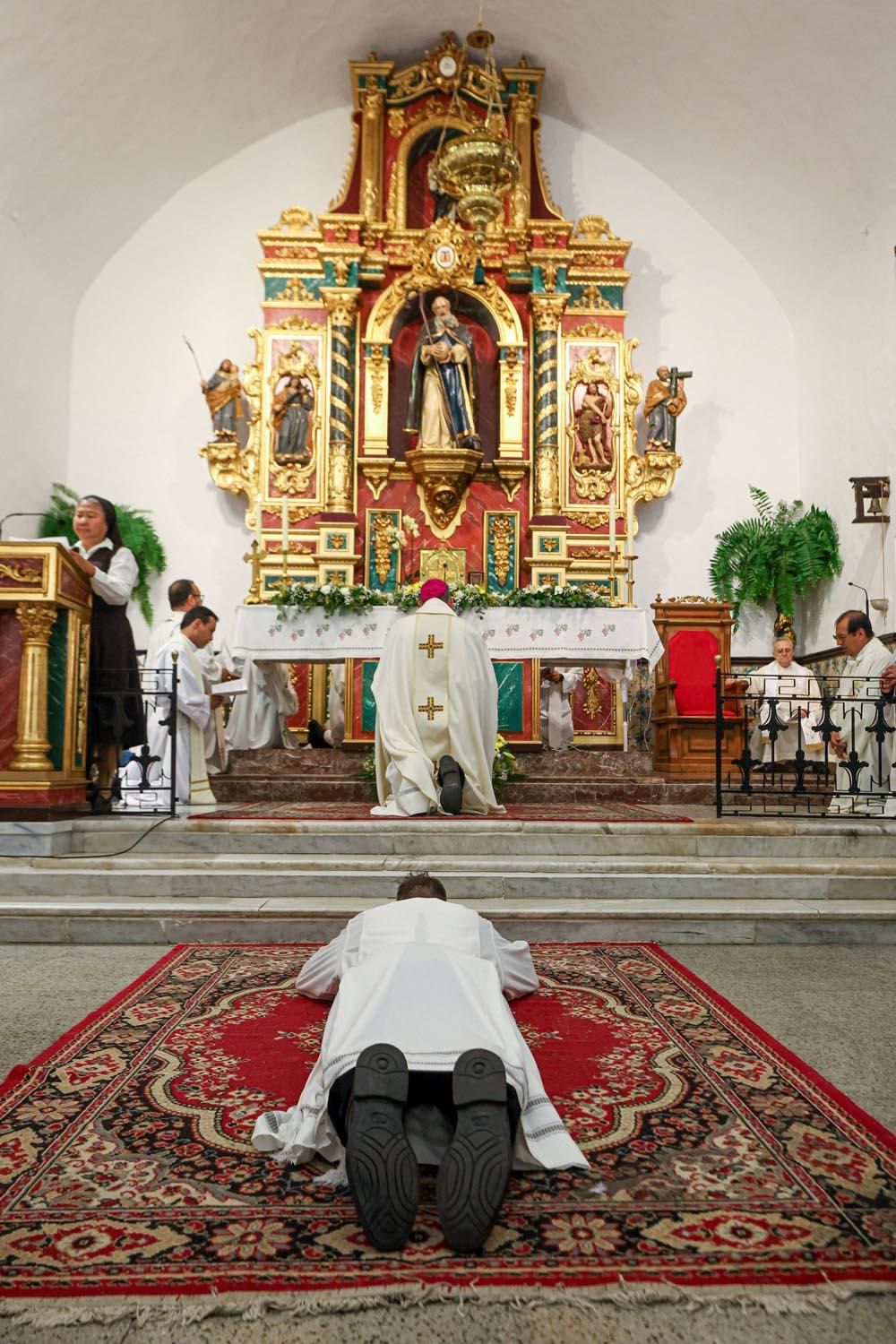 Todas las imágenes de la ordenación de Juan Carlos Rubertiello, diácono en Sant Antoni