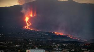 Una tanca sobre el volcà de La Palma: «No és una atracció turística ni estem contents»