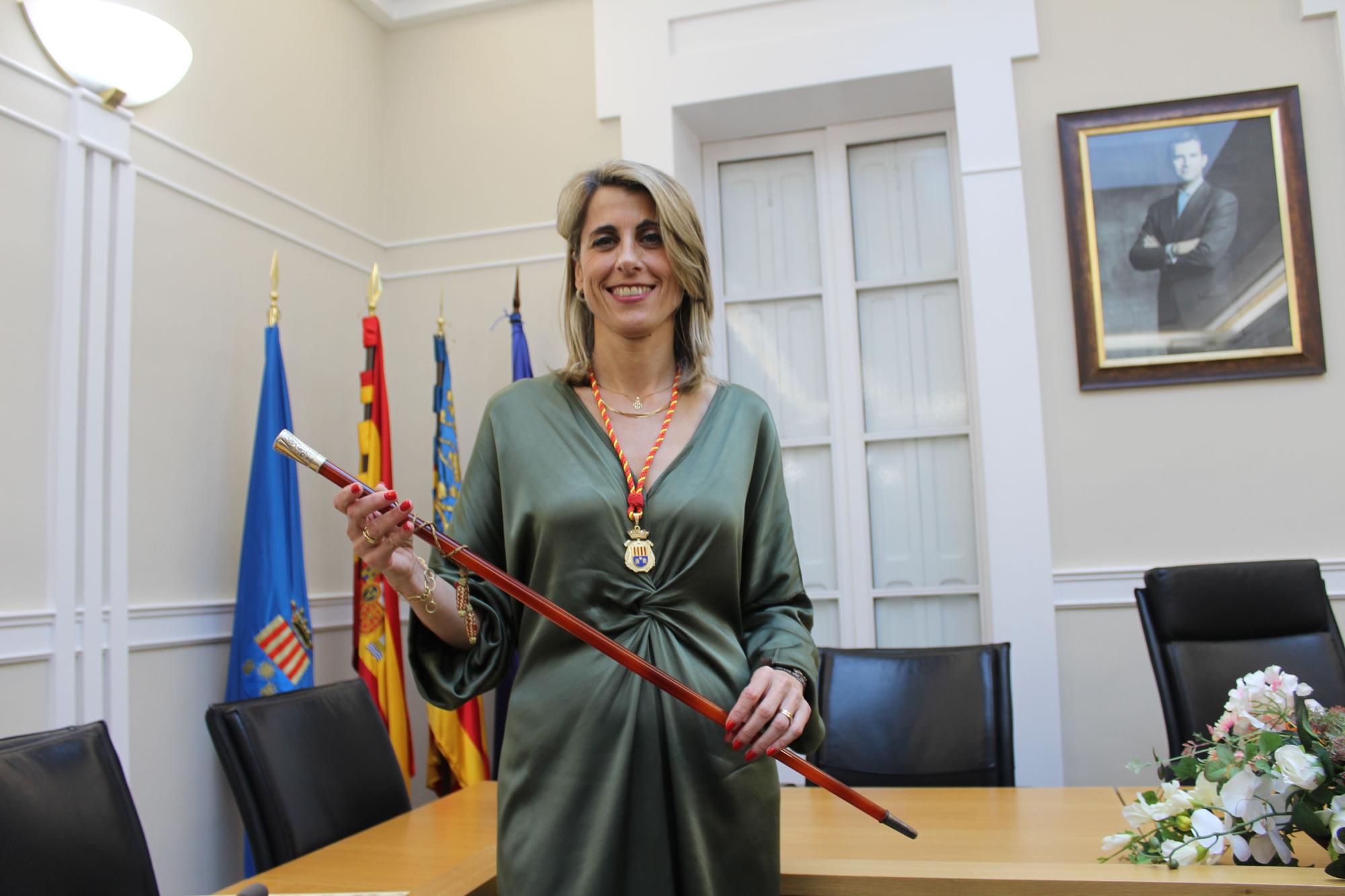 Lourdes Aznar se convierte en la primera alcaldesa de Crevillent: "preservaré nuestra identidad"