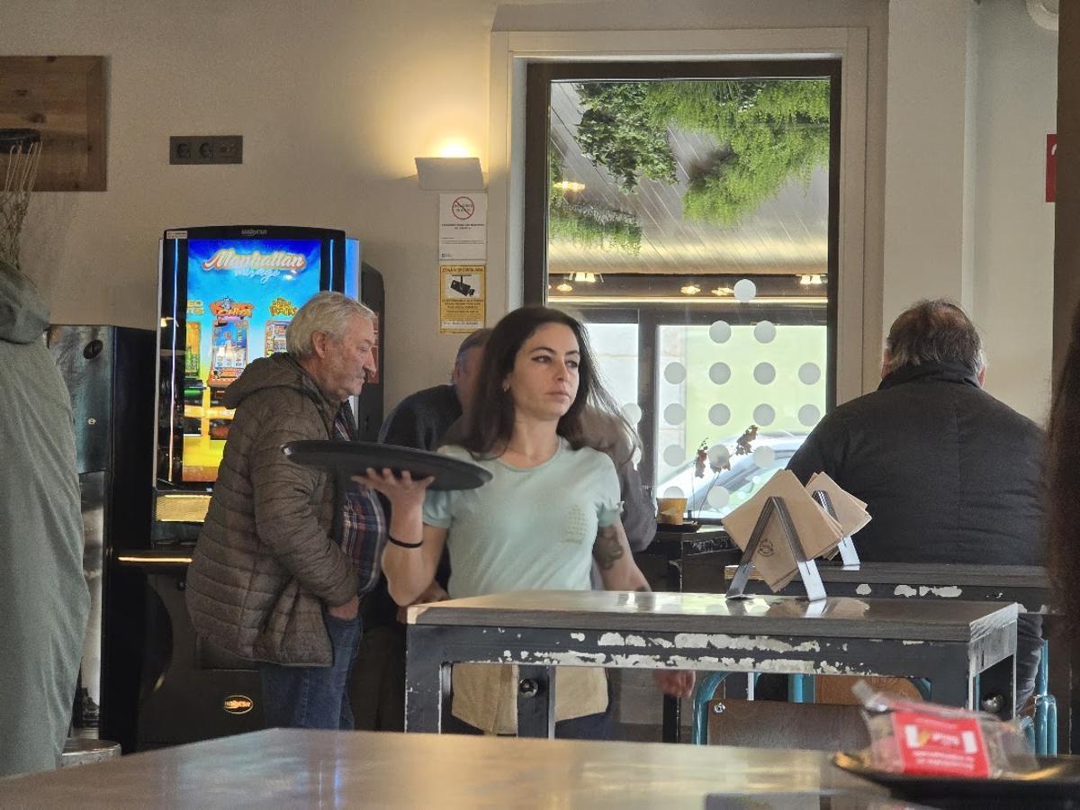 Una de las trabajadoras de Casa Samuel.