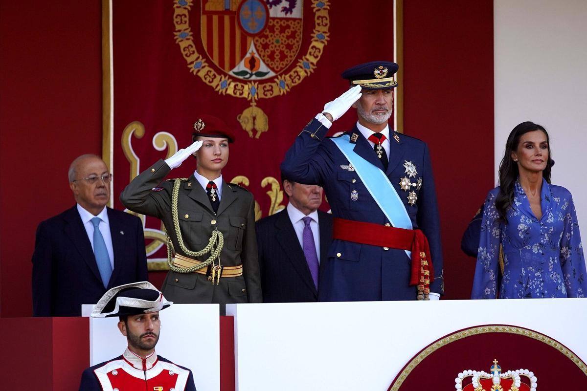 Los reyes Felipe y Letizia presidirán el desfile.