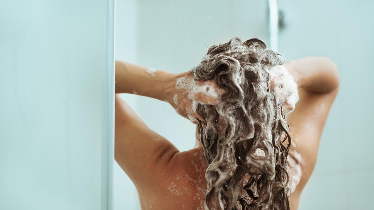 Recupera el brillo de tu pelo con estos trucos caseros