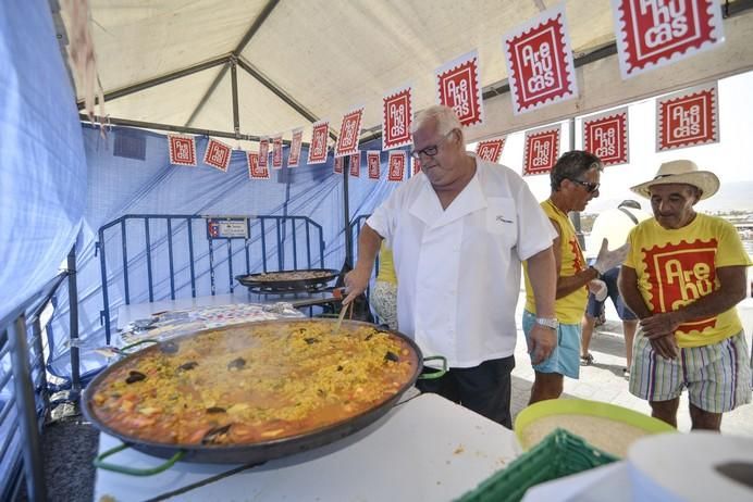 20/08/2017 MELENARA, TELDE.  Varada del Pescado en Melenara. Un grupo de señoras ataviadas de pescadoras representaron la venta tradicional del pescado por la playa de Melenara. FOTO: J. PÉREZ CURBELO