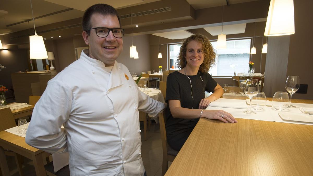 Xavi Ferraté y Alba Roig, en el luminoso comedor del nuevo Bresca.