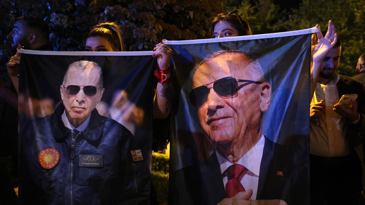 Erdogan gana en Turquía, pero habrá segunda vuelta