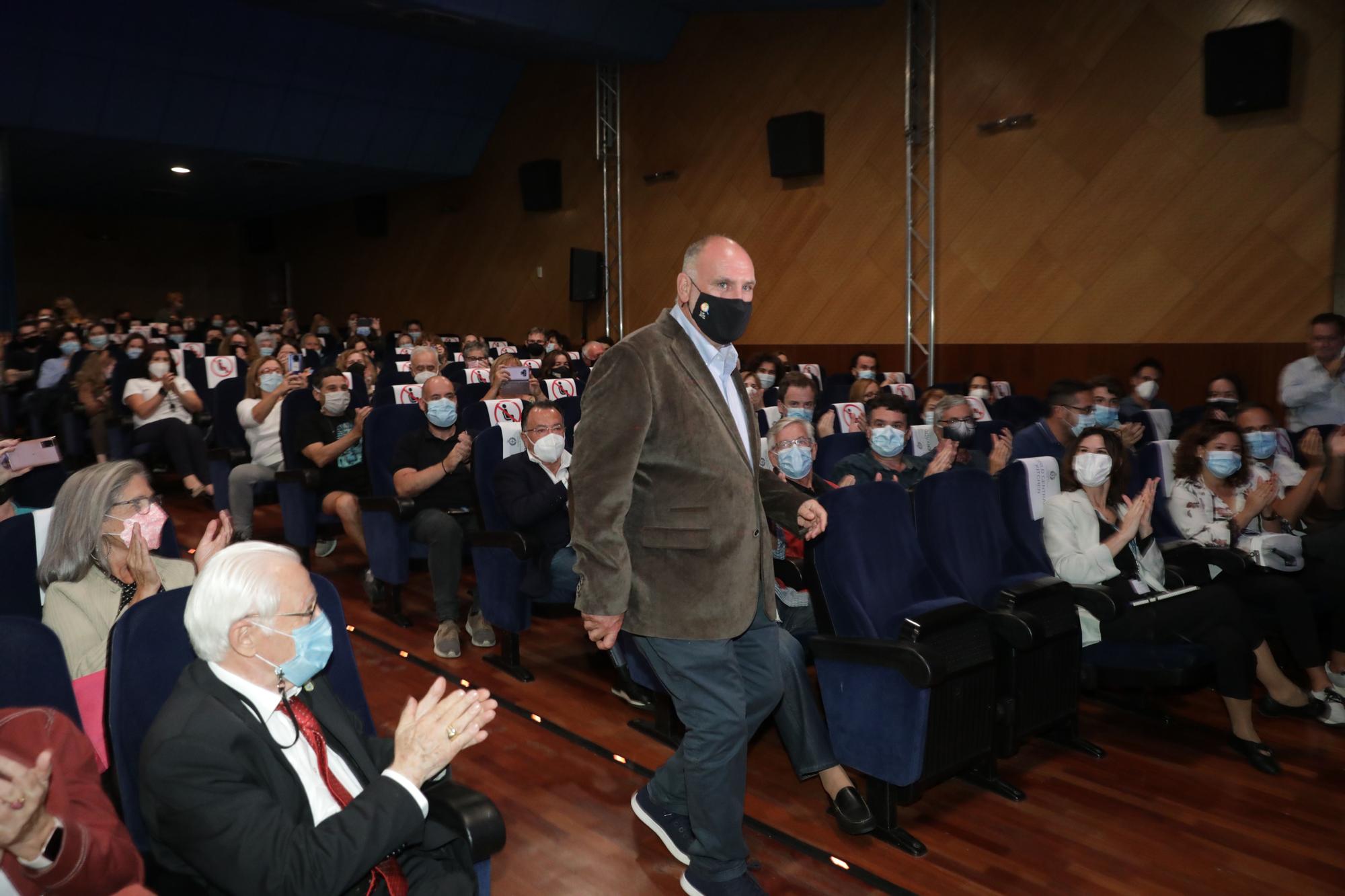 José Andrés, aclamado en Mieres, en su ruta didáctica por Asturias de la mano de los Premios Princesa