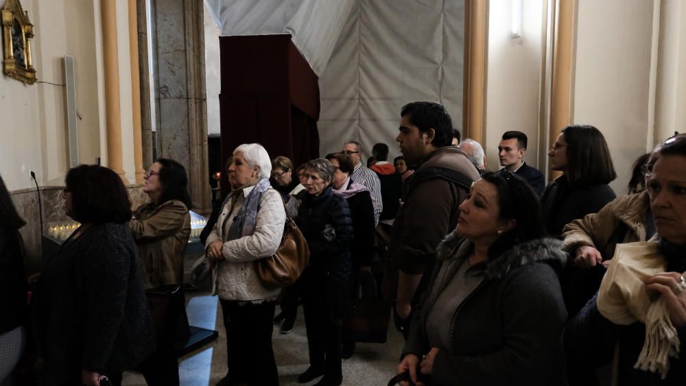 El Cautivo celebra su tradicional besapié pese al temor al coronavirus