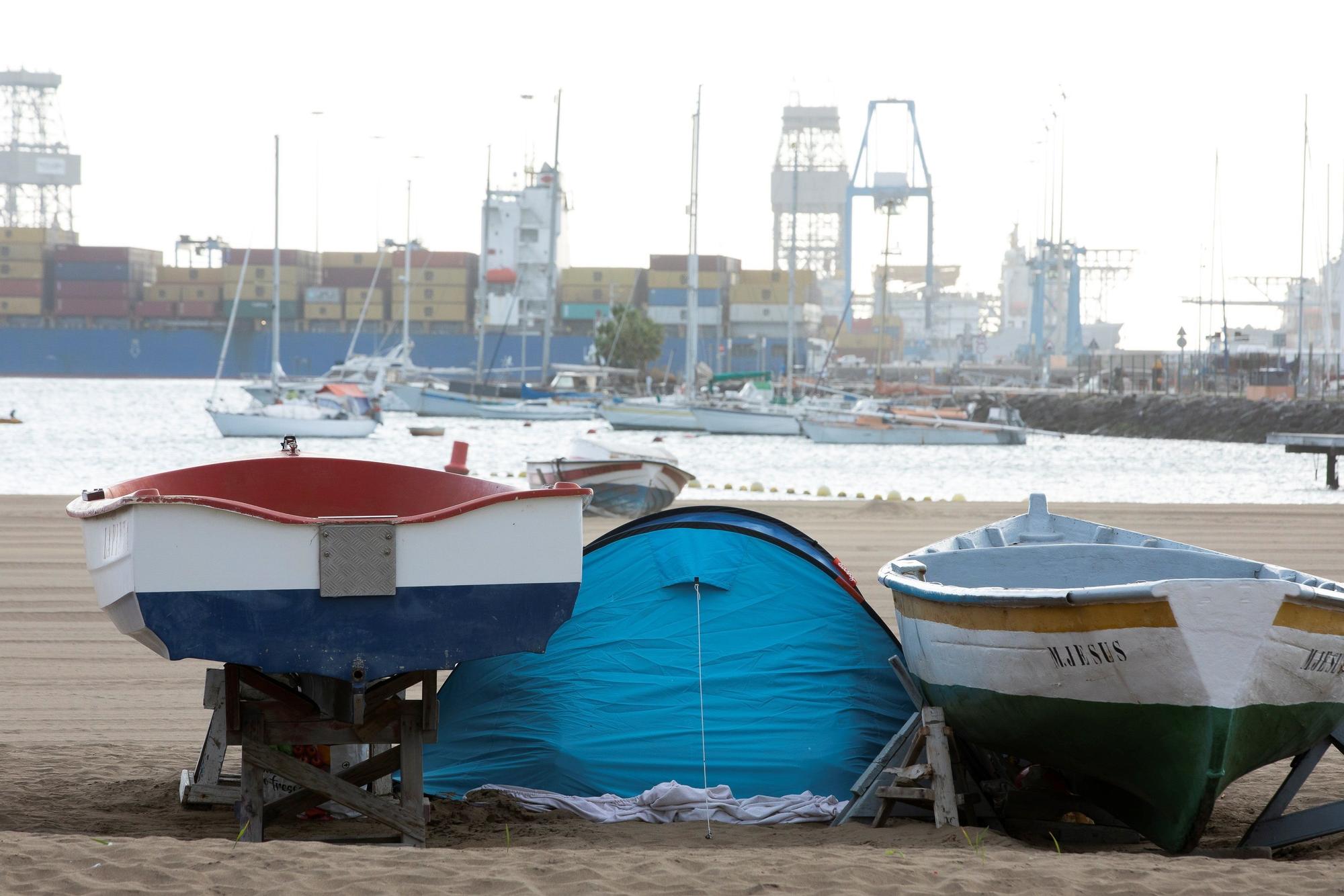 El temor a la deportación empuja a cientos de inmigrantes a vivir en la calle