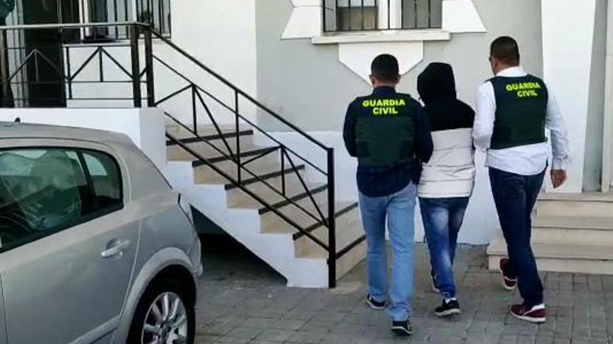 Dos detenidos por el robo de 118 jamones en un secadero de Fregenal de la Sierra