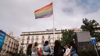 El tour gratuito que recorre el pasado y presente LGTBI de Madrid: "Conocer la historia es una forma de reivindicación"