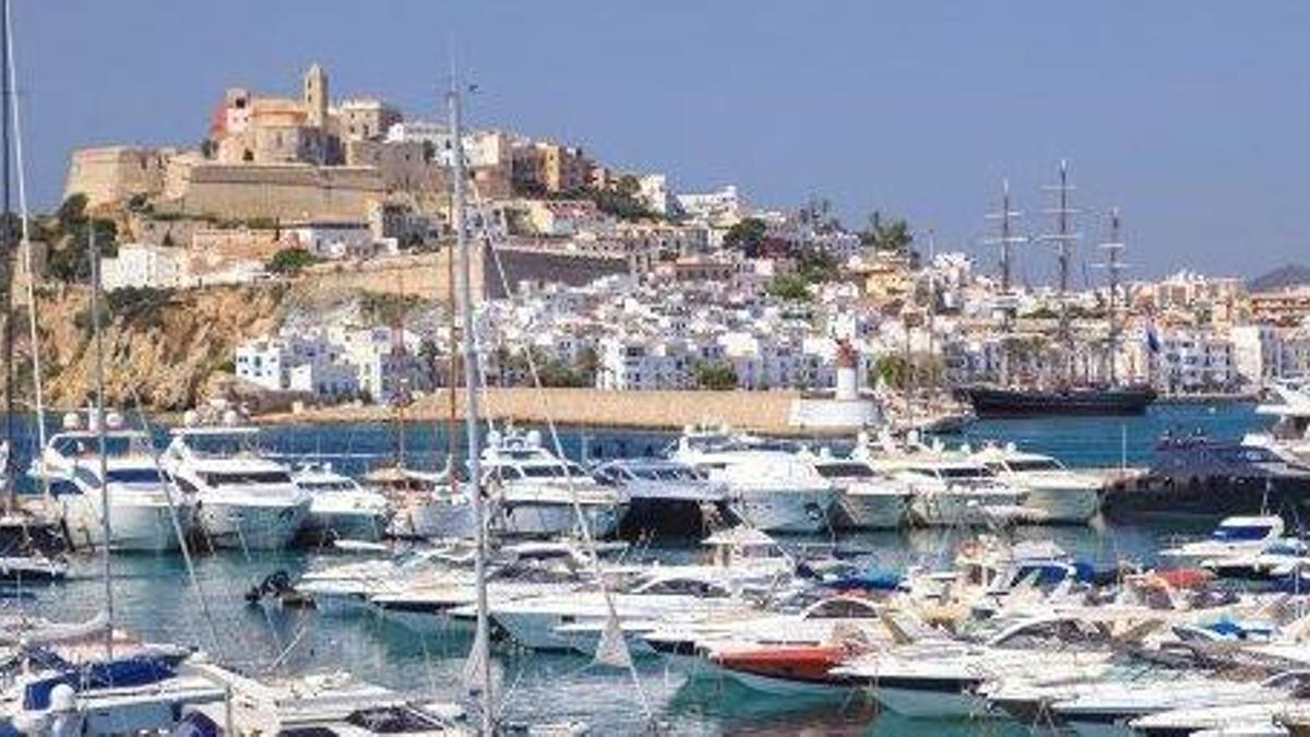 El puerto deportivo Marina Botafoch, en Ibiza.