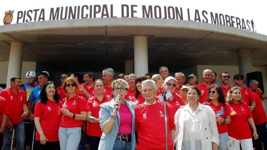 Monesterio rinde homenaje a Rufino Garrote en la inauguración del edificio de las pistas de mojón