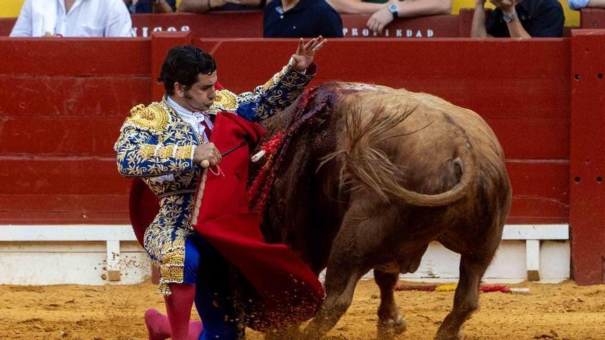 Morante corta dos orejas y rechaza la Puerta Grande: las mejores imágenes de la tarde