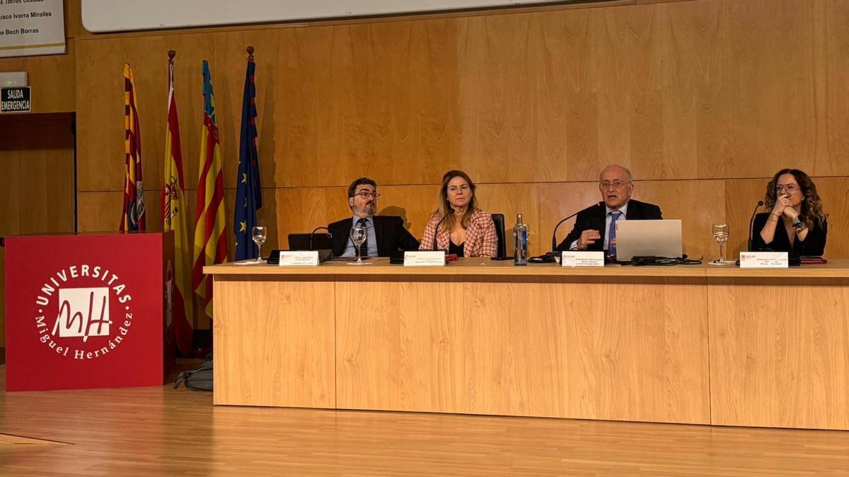 El magistrado Vicente Magro centró las jornadas sobre reincidencia y Código Penal de la UMH de Elche