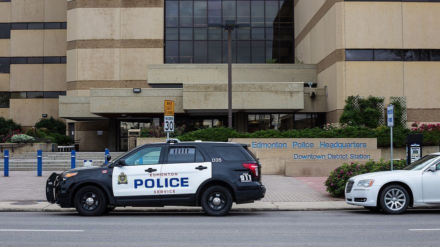 Policía de Edmonton.