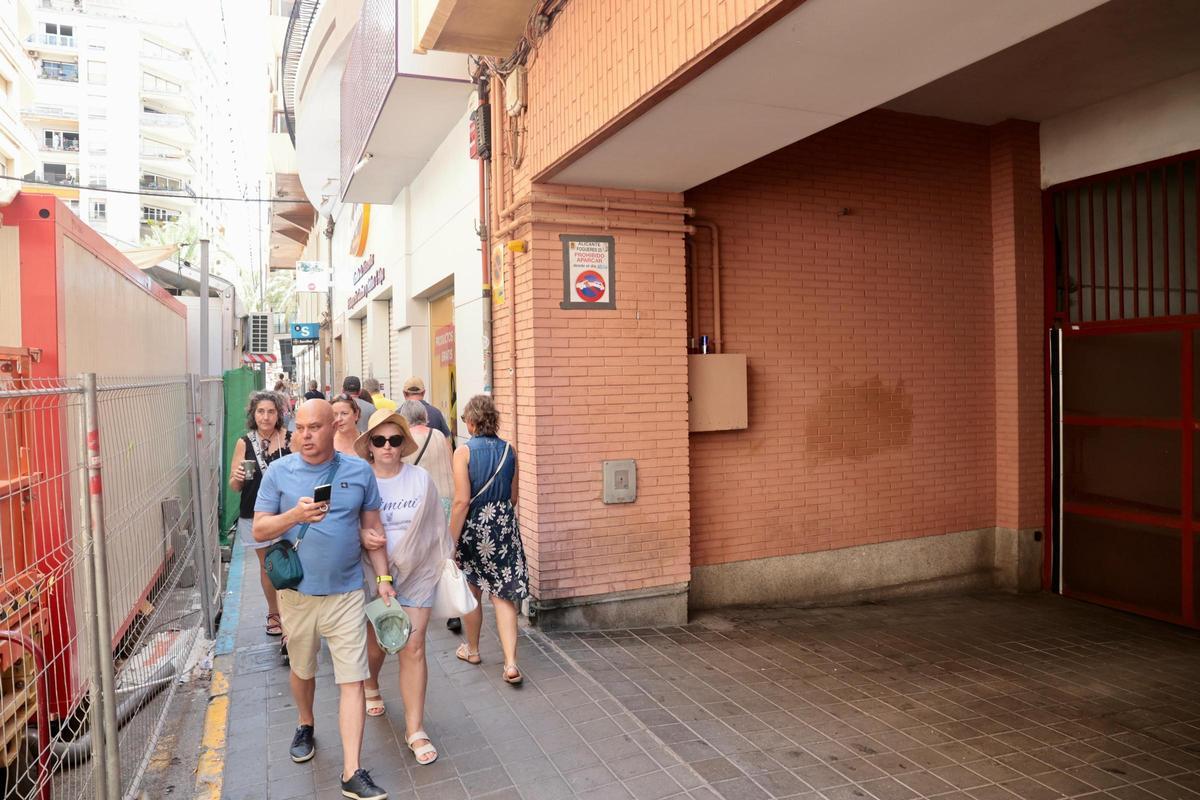 Ratoneras de tráfico en Alicante por las barracas y racós de las Hogueras