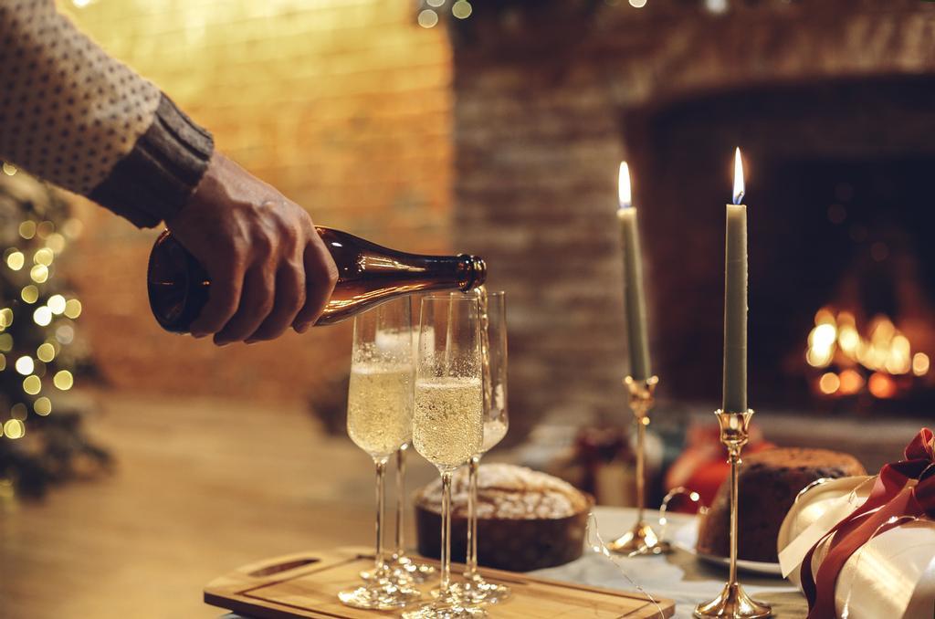 Copas de champán que deben beberse para cumplir sus deseos