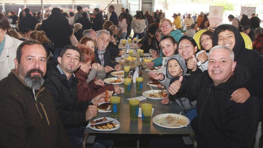 Los comensales disfrutaron de la gastronomía típica del país caribeño.