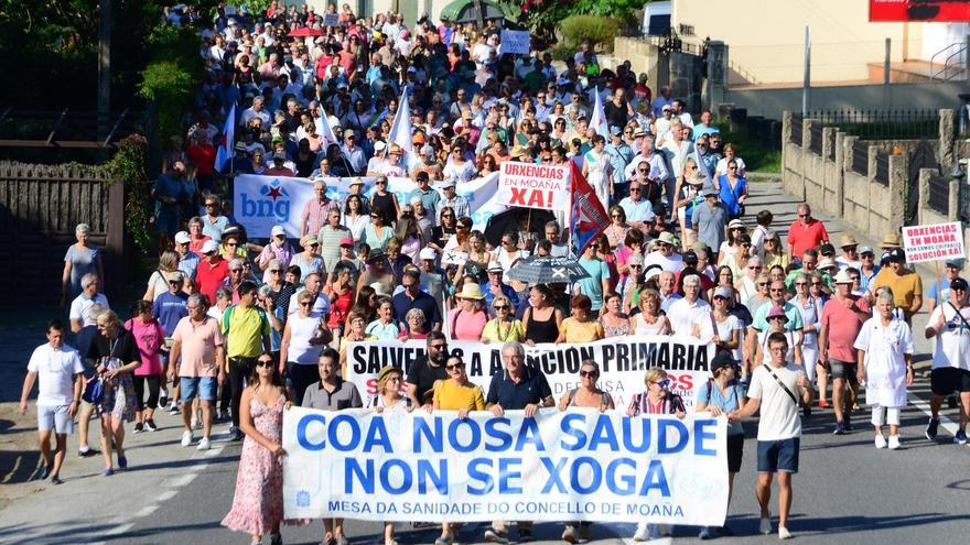 Masiva manifestación en Moaña para exigir el regreso de las urgencias