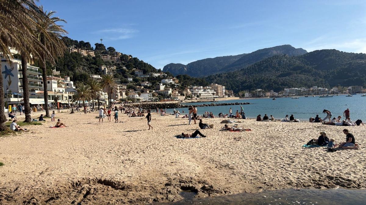 Vista de la playa del Port de Sóller.