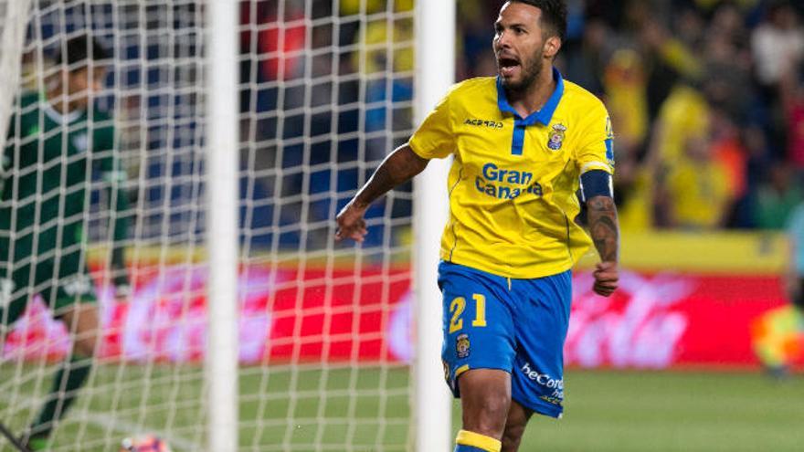 LA NOTICIA: Jonathan Viera acude al rescate