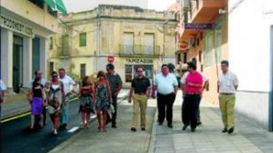 Abren al tráfico las calles Luna y Escribano tras remodelarlas