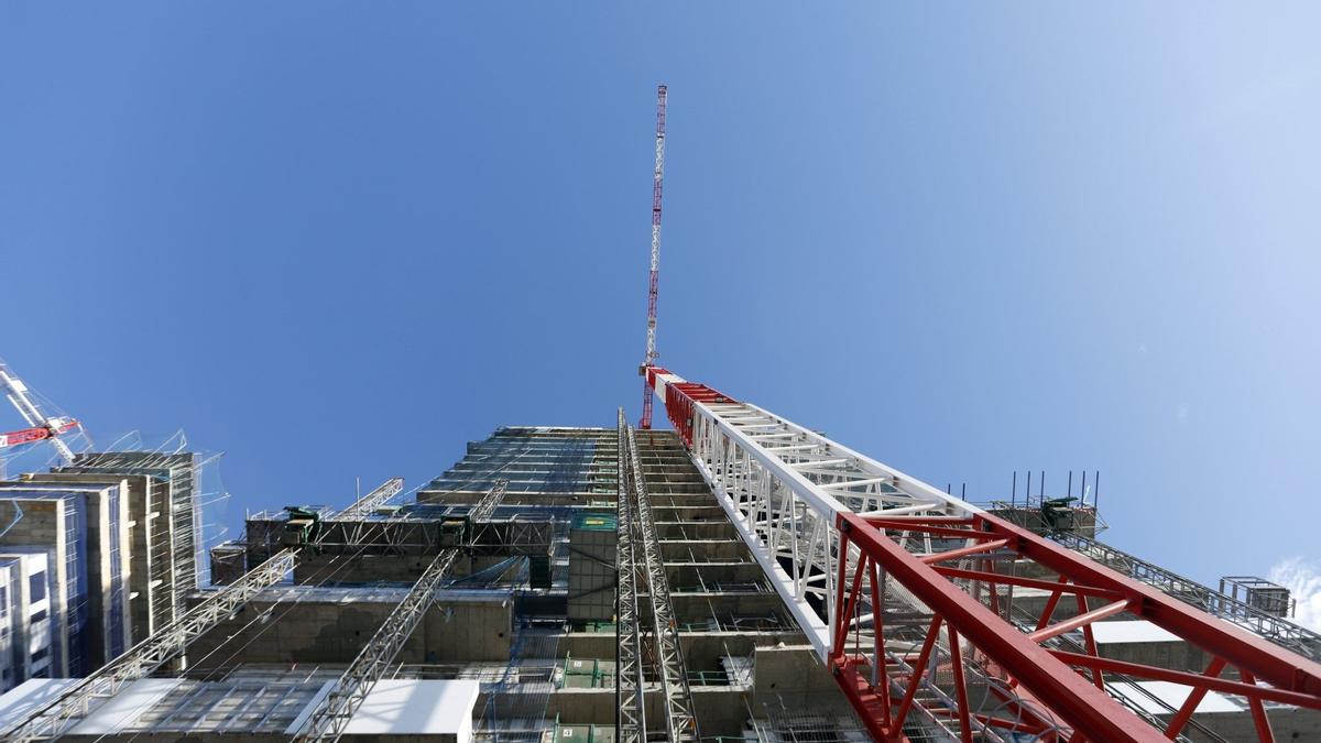 Construcción de las Málaga Tower en la zona oeste de la capital.