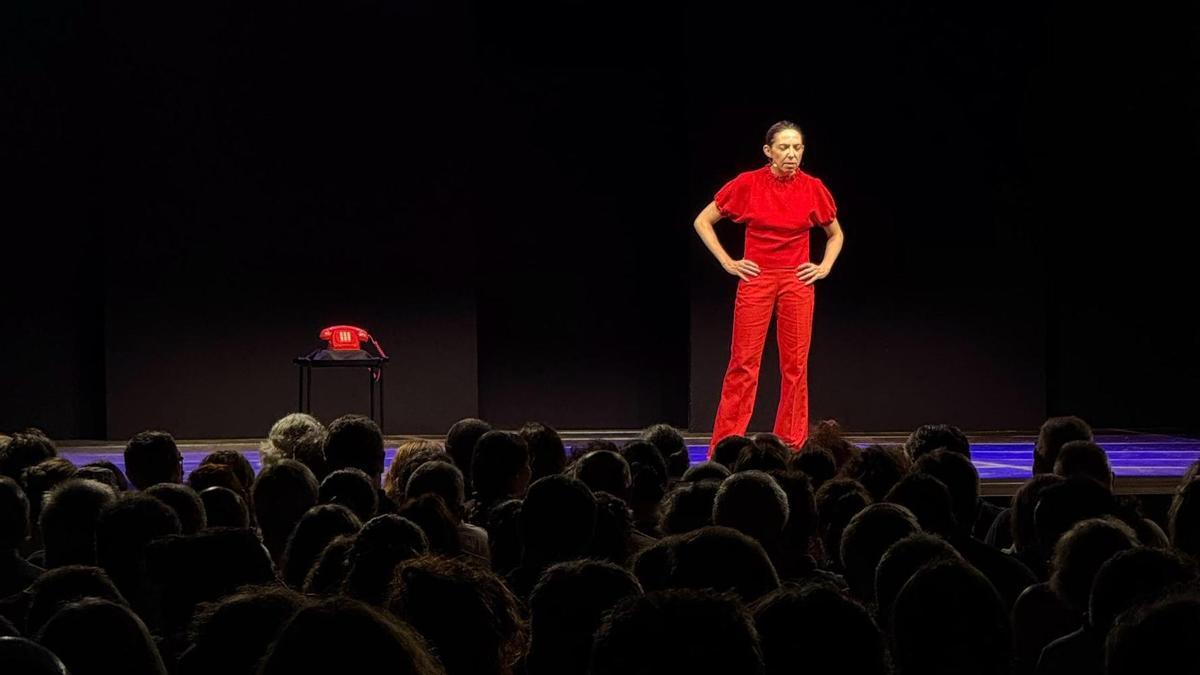 L'espectacle de Judit Martín al festival Riures va acabar amb les entrades exhaurides