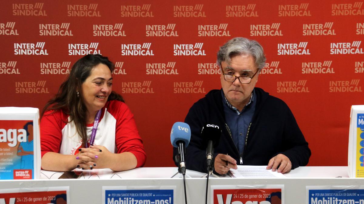 Representants de la Intersindical, durant l'anunci de la convocatòria d'ahir.