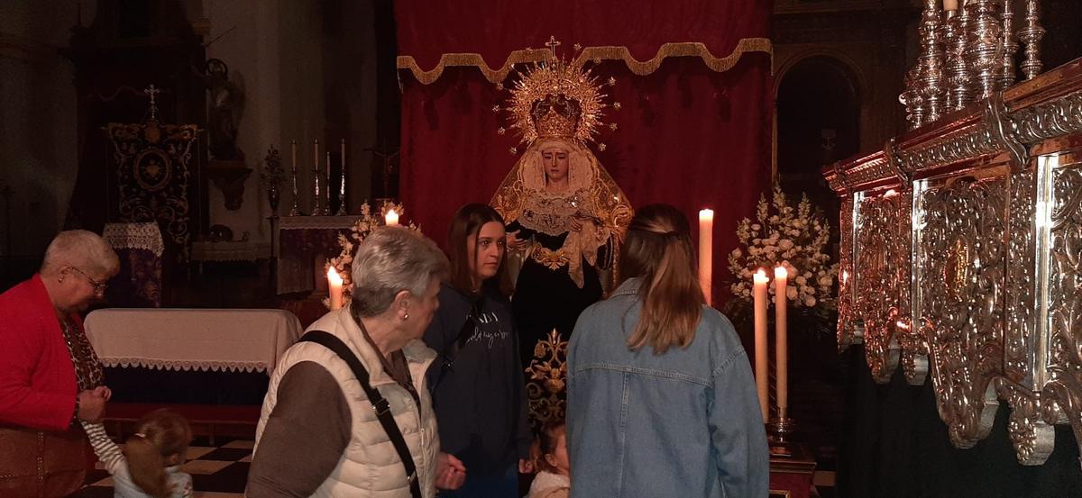 Besamanos de la Virgen de los Dolores de El Carpio.