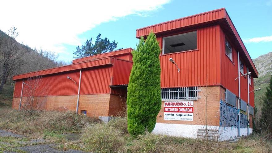 Una empresa de Arriondas ofrece 112.000 euros por el antiguo matadero comarcal