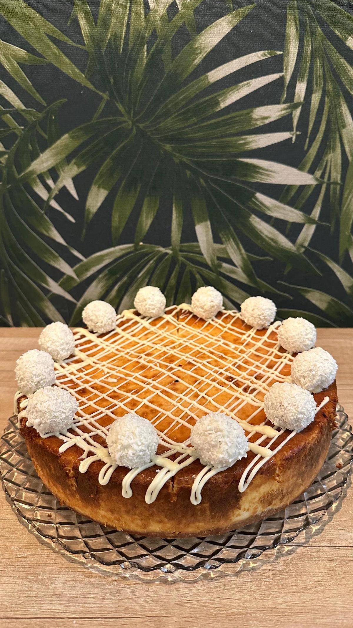 Pastís de formatge de bombons Raffaelo, una de les creacions del restaurant Kubu.