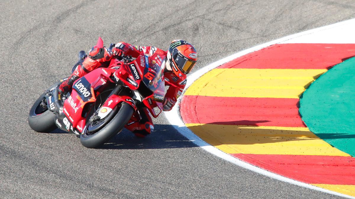 Francesco Bagnaia durant la carrera de classificació per al Gran Premi de Motorland Aragó de MotoGP