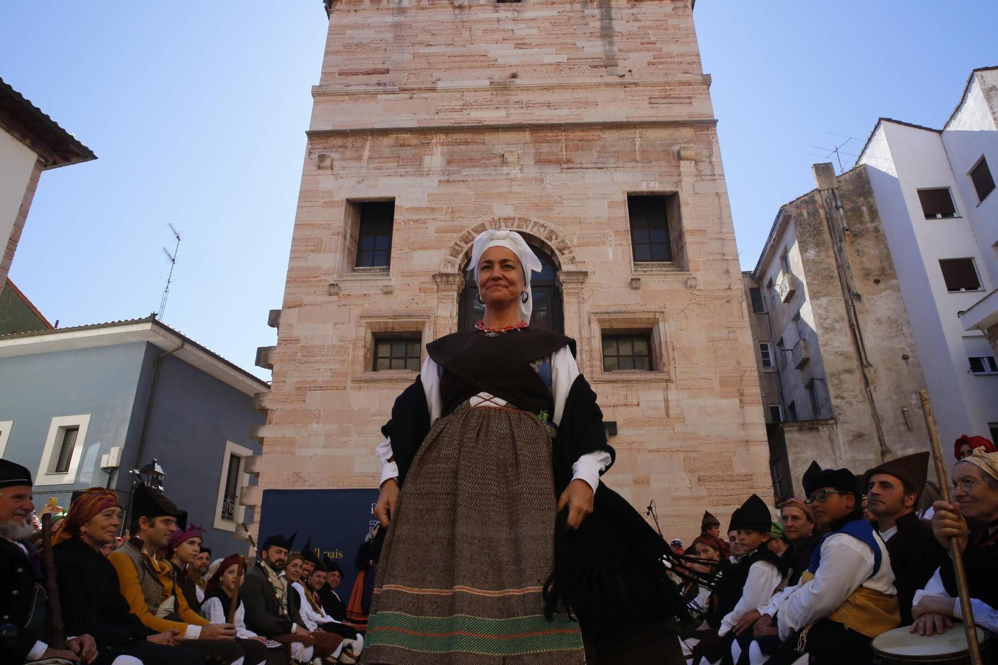 En imágenes: así ha sido el Día'l Traxe'l País en Grado