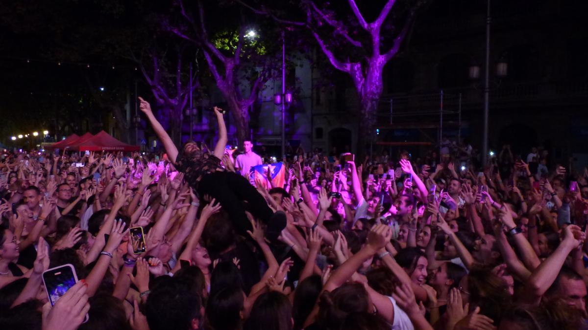 Figueres queda desbordada amb la tercera nit del festival acústica