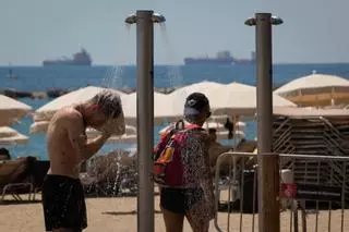 La Axarquía corta las duchas en las playas este verano para ahorrar agua