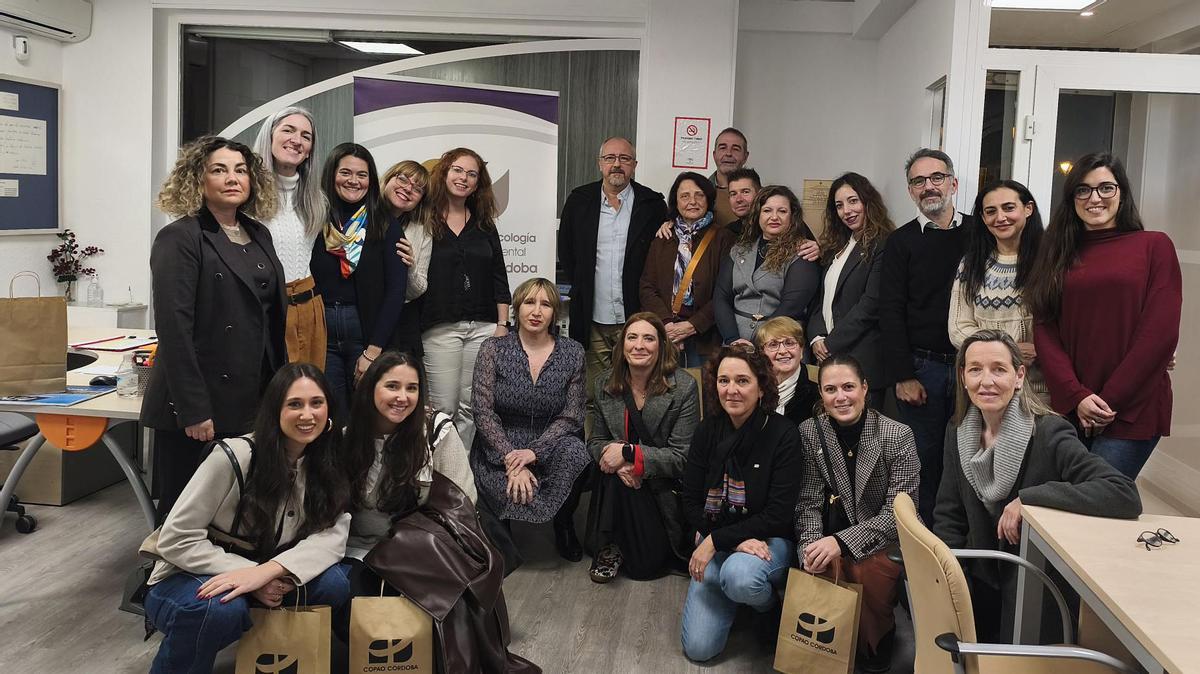 Entrega de insignias y reconocimiento a los mejores expedientes.