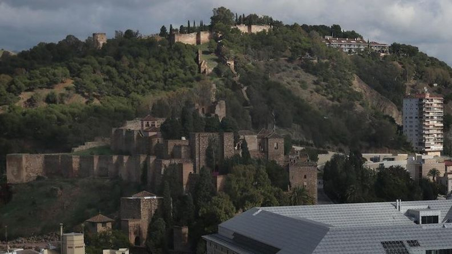 El castillo de Gibralfaro y la Alcazaba.