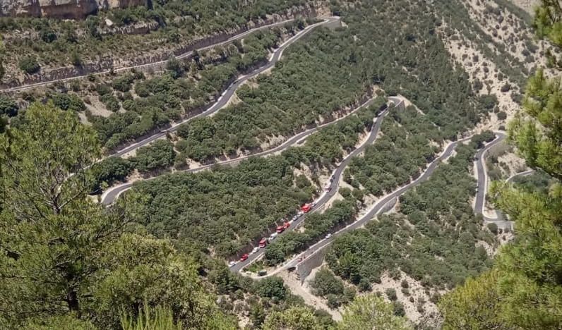 Mueren dos operarios de grúa tras hundirse una carretera en Aras de los Olmos