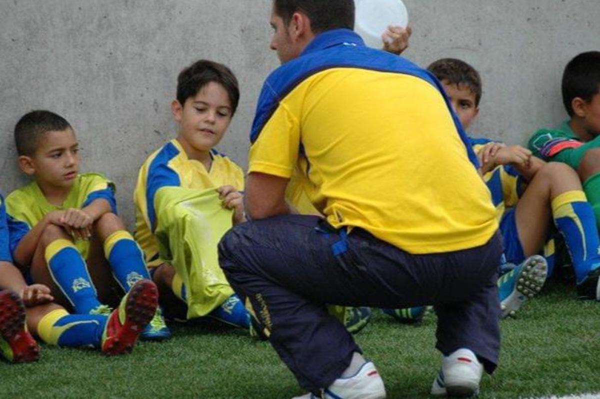 El canario del Dépor cuando estaba en la cantera de la UD.  | |  CEDIDA