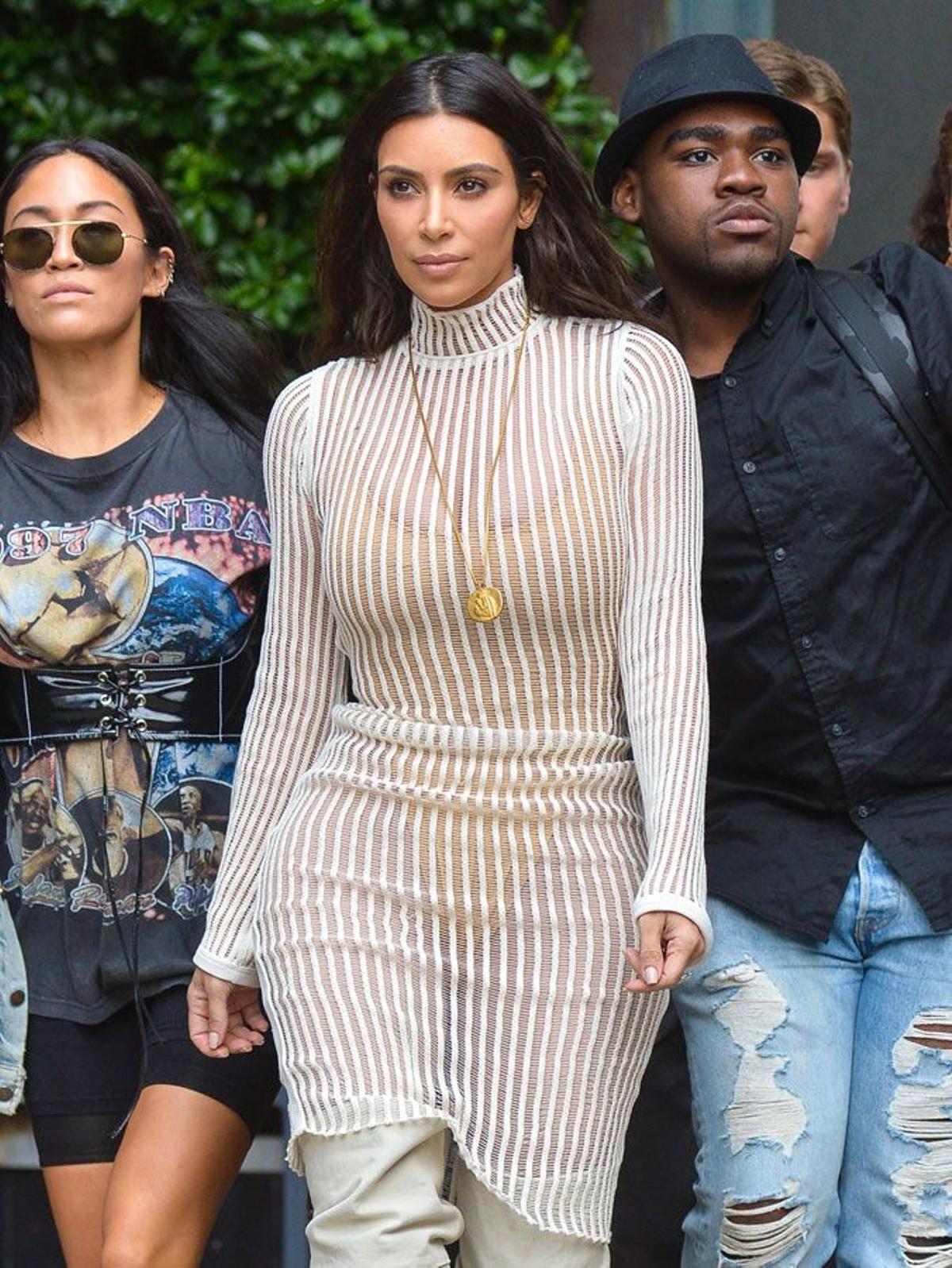 Kim Kardashian con 'total look' de Yeezy